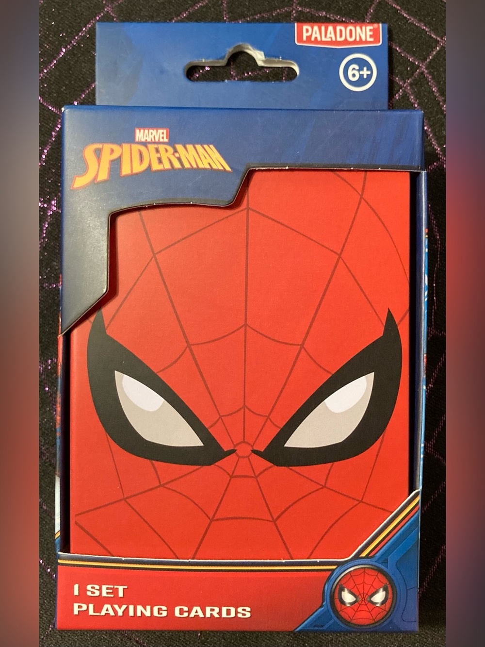 Spider-Man Playing Cards with Iconic Mask Graphics - Picture 3 of 4